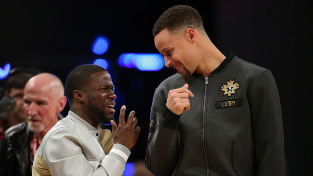 TORONTO, ON- FEBRUARY 14: Kevin Hart talks with Stephen Curry during the 65th NBA All-Star Game at the Air Canada Centre in Toronto. February 14, 2016. (Steve Russell/Toronto Star via Getty Images)