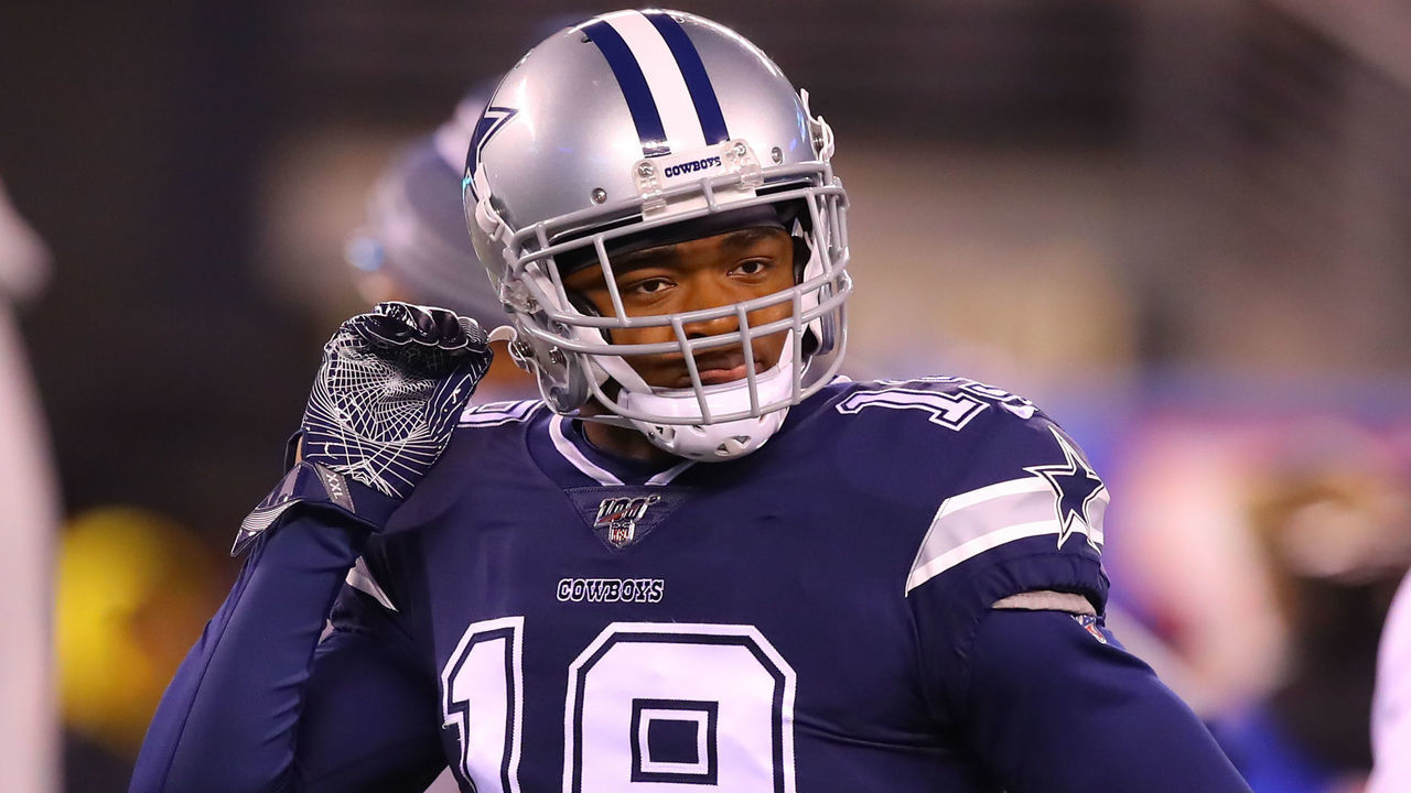 EAST RUTHERFORD, NJ - NOVEMBER 04: Dallas Cowboys wide receiver Amari Cooper (19) prior to the National Football League game between the New York Giants and the Dallas Cowboys on November 4, 2019 at MetLife Stadium in East Rutherford, NJ.