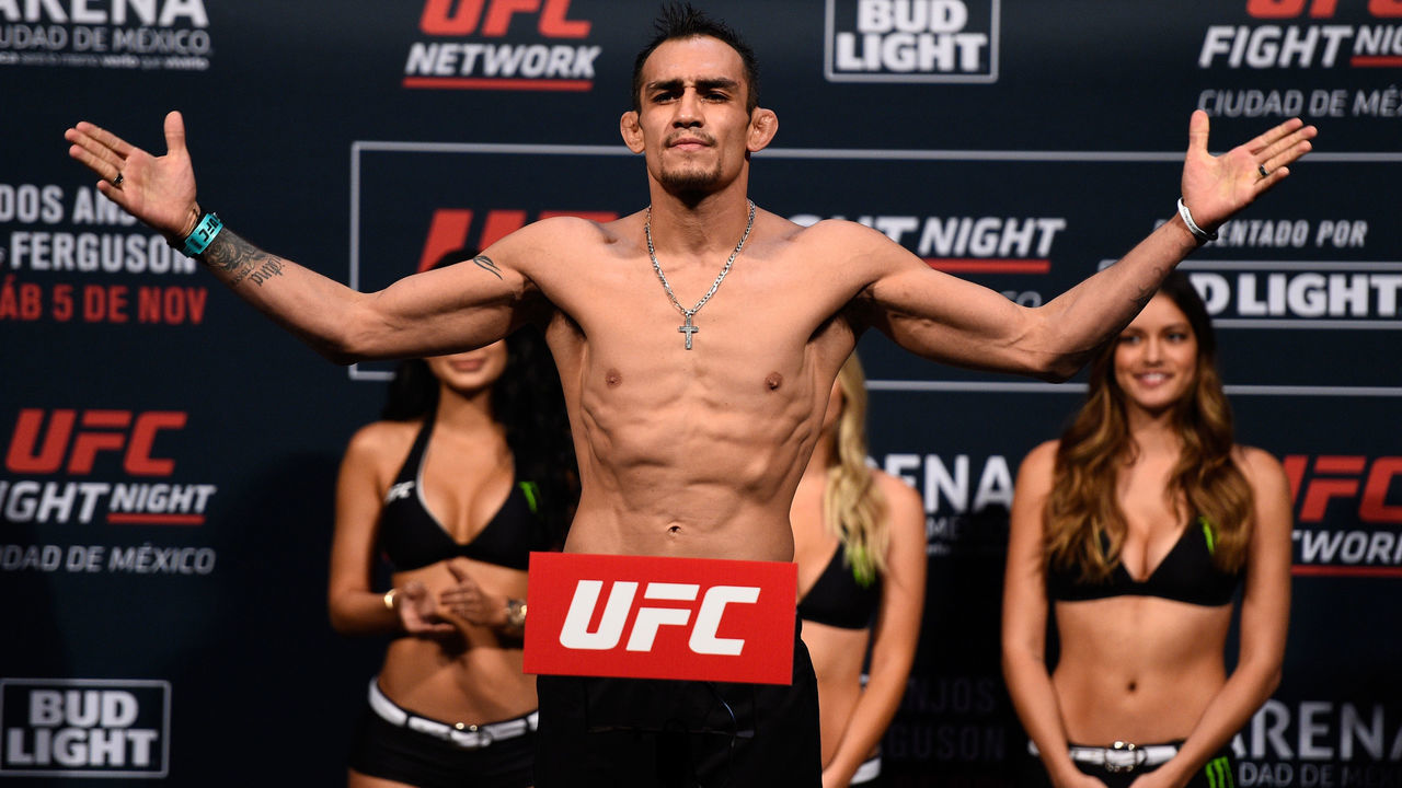 MEXICO CITY, MEXICO - NOVEMBER 04: Tony Ferguson of the United States steps onto the scale during the UFC weigh-in at the Arena Ciudad de Mexico on November 4, 2016 in Mexico City, Mexico.