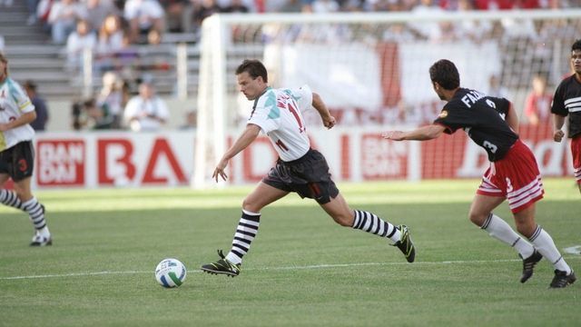 6 Apr 1996: Eric Wynalda of the San Jose Clash runs down the field with the ball during a game against D.C. United at Spartan Stadium in San Jose, California. Mandatory Credit: Otto Greule Jr. /Allsport
