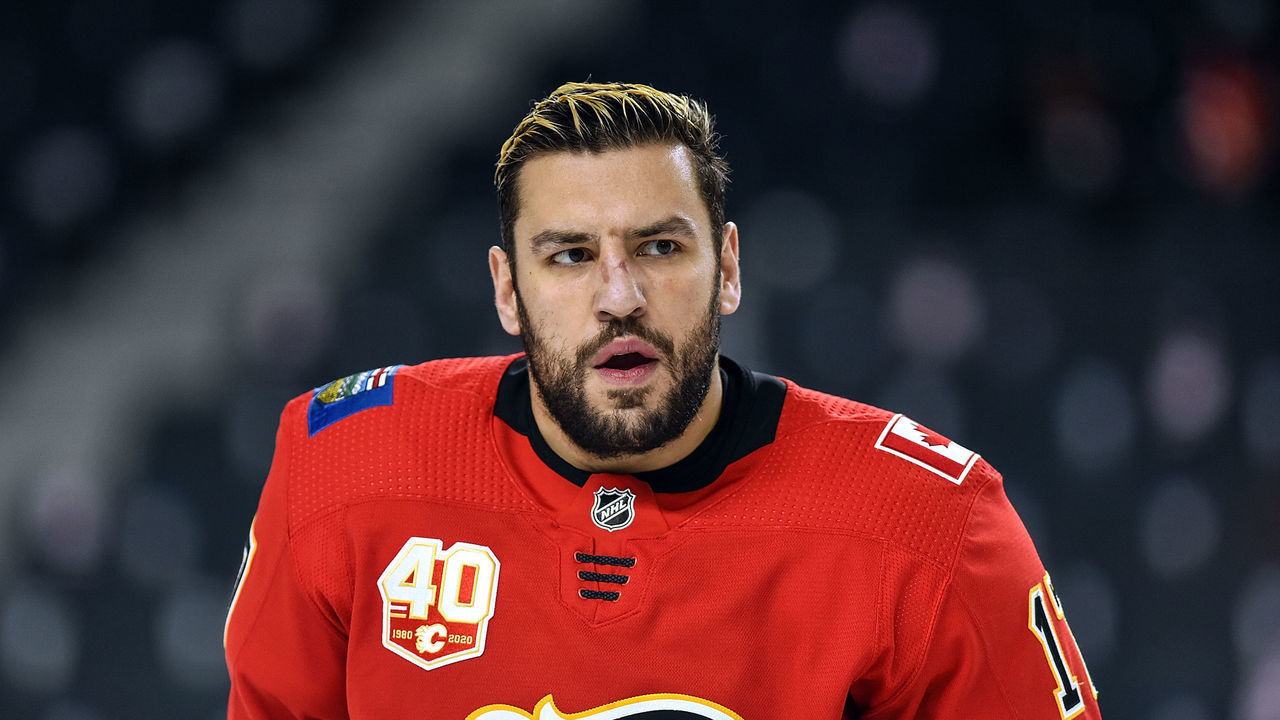CALGARY, AB - MARCH 04: Calgary Flames Left Wing Milan Lucic (17) warms up before an NHL game where the Calgary Flames hosted the Columbus Blue Jackets on March 4, 2020, at the Scotiabank Saddledome in Calgary, AB.