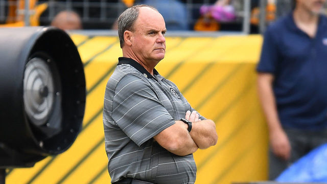 PITTSBURGH, PA - OCTOBER 08: General manager Kevin Colbert of the Pittsburgh Steelers looks on during the game against the Jacksonville Jaguars at Heinz Field on October 8, 2017 in Pittsburgh, Pennsylvania. *** Local Caption ***