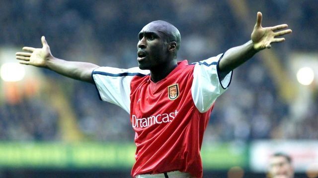 Arsenal's Sol Campbell protests during the FA Barclaycard Premiership game between Tottenham Hotspur and Arsenal at White Hart Lane, London. THIS PICTURE CAN ONLY BE USED WITHIN THE CONTEXT OF AN EDITORIAL FEATURE. NO WEBSITE/INTERNET USE UNLESS SITE IS REGISTERED WITH FOOTBALL ASSOCIATION PREMIER LEAGUE.
