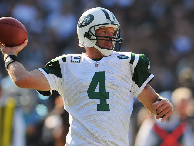 It's official: Brett Favre files his retirement papers with NFL