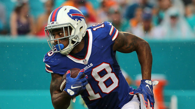 MIAMI GARDENS, FL - SEPTEMBER 27: Percy Harvin #18 of the Buffalo Bills rushes during a game against the Miami Dolphins at Sun Life Stadium on September 27, 2015 in Miami Gardens, Florida.