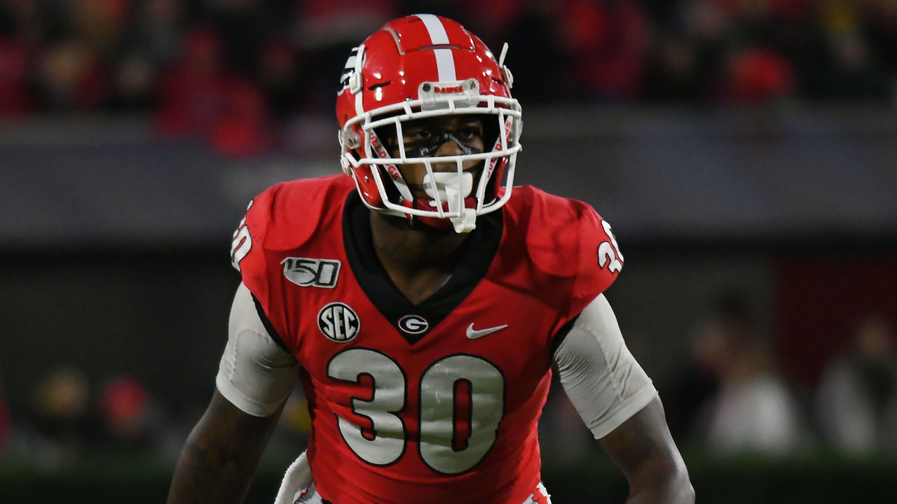 ATHENS, GA - NOVEMBER 09: Georgia Bulldogs Linebacker Tae Crowder (30) during the game between the Missouri Tigers and the Georgia Bulldogs on November 09, 2019, at Sanford Stadium in Athens, Ga.