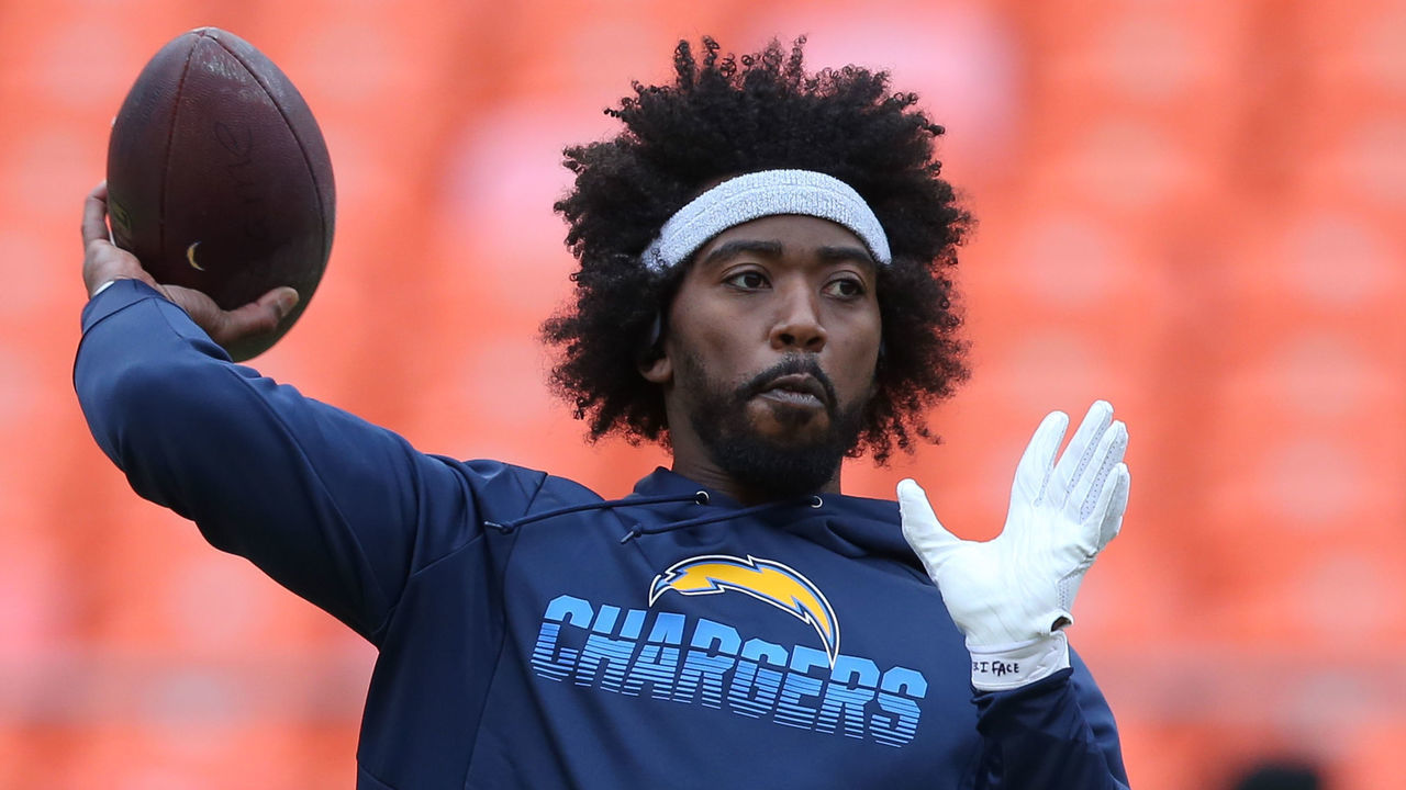 KANSAS CITY, MO - DECEMBER 29: Los Angeles Chargers quarterback Tyrod Taylor (5) throws a pass before an AFC West game between the Los Angeles Chargers and Kansas City Chiefs on December 29, 2019 at Arrowhead Stadium in Kansas City, MO.