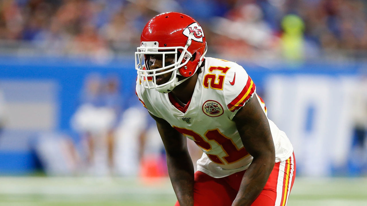 DETROIT, MI - SEPTEMBER 29: Kansas City Chiefs cornerback Bashaud Breeland (21) waits for the play during a regular season game between the Kansas City Chiefs and the Detroit Lions on September 29, 2019 at Ford Field in Detroit, Michigan.