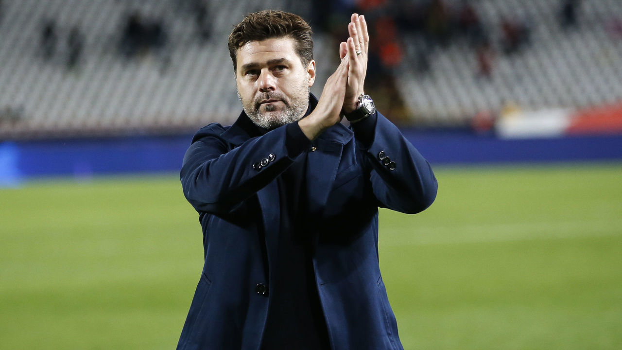 BELGRADE, SERBIA - NOVEMBER 06: Head coach Mauricio Pochettino of Tottenham Hotspur applauds the fans after the UEFA Champions League group B match between Crvena Zvezda and Tottenham Hotspur at Rajko Mitic Stadium on November 6, 2019 in Belgrade, Serbia.