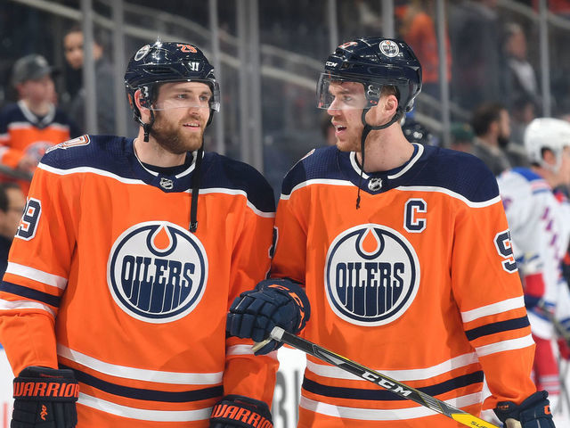 Lot Detail - Leon Draisaitl - 2017-18 - Edmonton Oilers - Practice