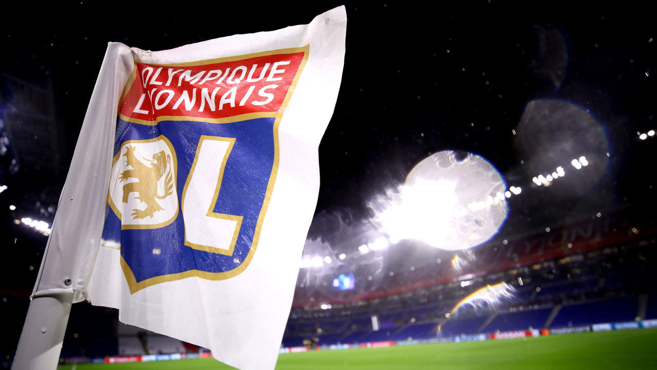 LYON, FRANCE - NOVEMBER 07: A general view of the corner flag piror to the UEFA Champions League Group F match between Olympique Lyonnais and TSG 1899 Hoffenheim at Groupama Stadium on November 7, 2018 in Lyon, France.