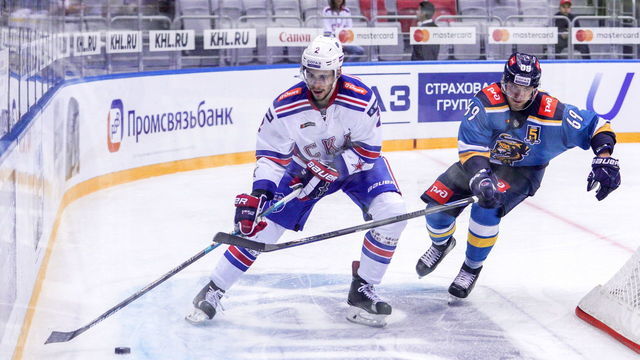 SOCHI, RUSSIA OCTOBER 4, 2018: SKA St Petersburg's Artyom Zub (L) and HC Sochi's Denis Aleksandrov in action in their 2018/19 KHL Regular Season ice hockey match at the Bolshoi Ice Palace. HC SKA St Petersburg won the game 3:1. Sergei Bobylev/TASS