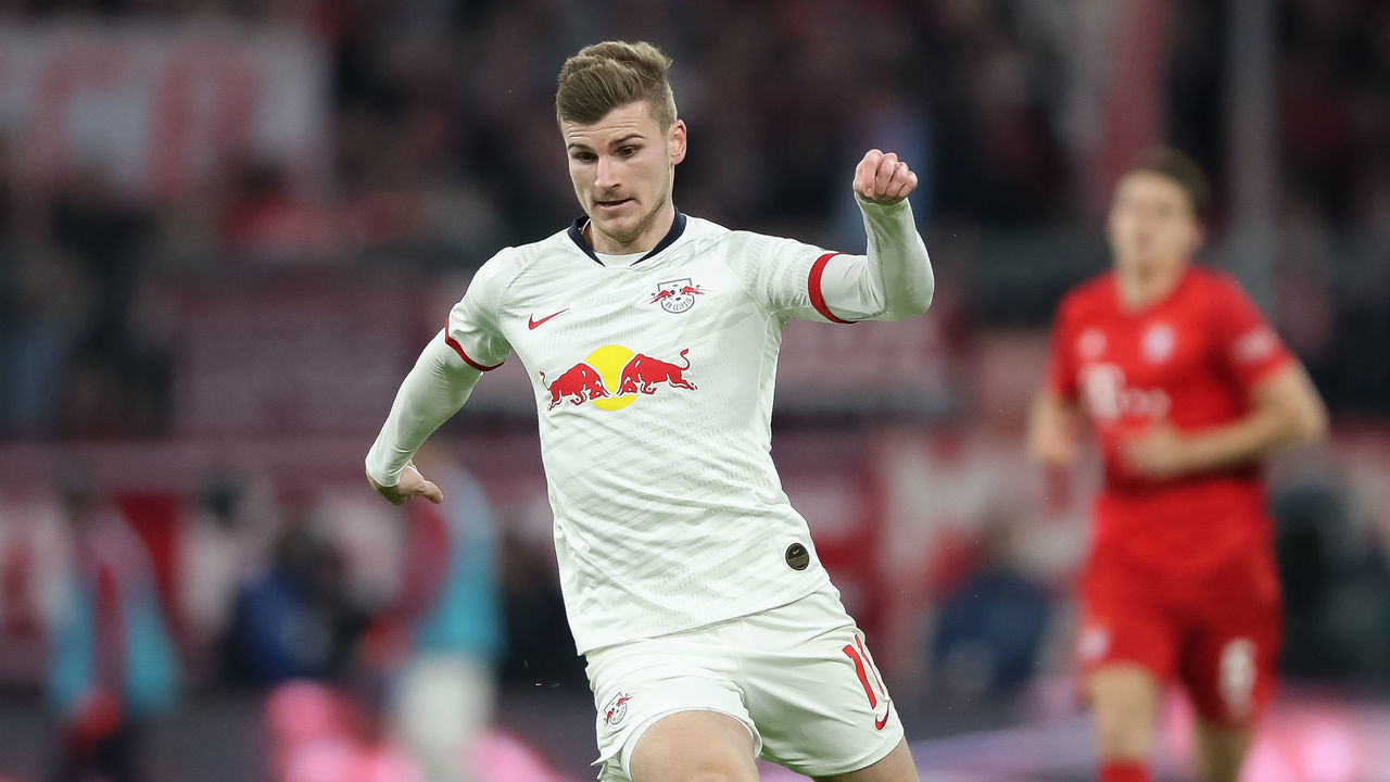 MUNICH, GERMANY - FEBRUARY 09:Timo Werner of RB Leipzig in action during the Bundesliga match between FC Bayern Muenchen and RB Leipzig at Allianz Arena on February 9, 2020 in Munich, Germany.