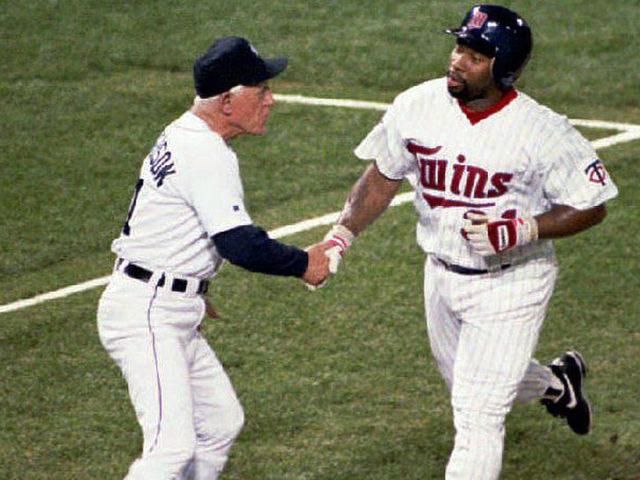 Kirby Puckett  Twins baseball, Minnesota twins baseball, Play