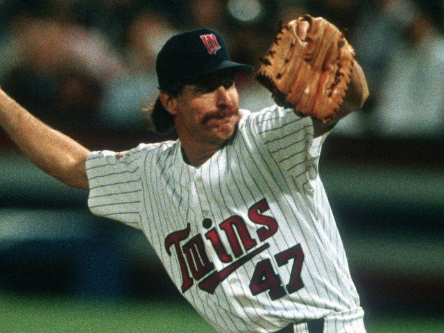 MINNEAPOLIS, MN - OCTOBER 27: Jack Morris #47 of the Minnesota Twins pitches against the Atlanta Braves in Game 7 of the World Series October 27, 1991 at the Hubert H. Humphrey Metrodome in Minneapolis, Minnesota. The Twins won the Series 4 games to 3.