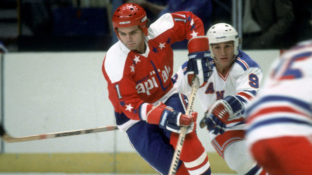 2002 Season: Mike Gartner as a rookie And Player Mike Gartner.