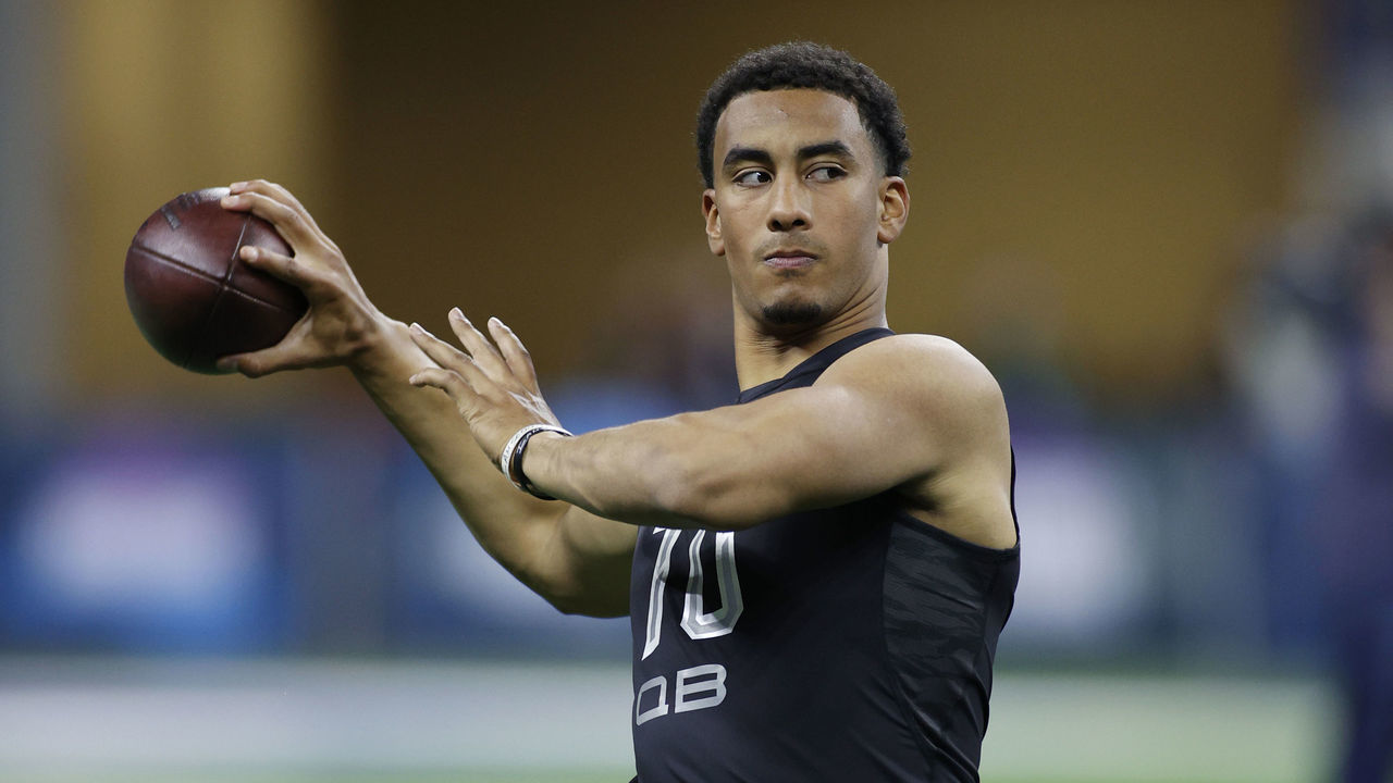 INDIANAPOLIS, IN - FEBRUARY 27: Quarterback Jordan Love of Utah State passes during the NFL Scouting Combine at Lucas Oil Stadium on February 27, 2020 in Indianapolis, Indiana.