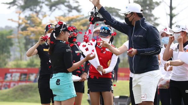 YANGJU-GUN, SOUTH KOREA - MAY 17: (EDITORIAL USE ONLY) Park Hyun-Kyung of South Korea celebrate winning the tournament on the 18th green during the final round of the 42nd KLPGA Championship at Lakewood Country Club on May 17, 2020 in Yangju-gun, South Korea.