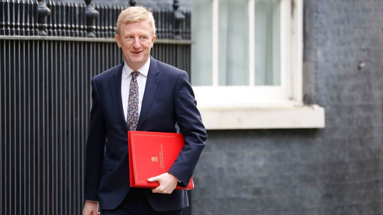Britain's Culture Secretary Oliver Dowden arrives for a meeting of the cabinet at 10 Downing Street on March 11, 2020 ahead of the announcement of Britain's first post-Brexit budget. - Britain unveils its first post-Brexit budget on on March 11, with all eyes on emergency government measures to ease the economic pain from the coronavirus outbreak.