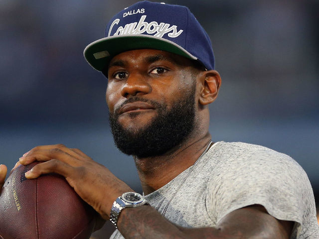 LeBron James considered playing for the Dallas Cowboys during the 2011 NBA  lockout