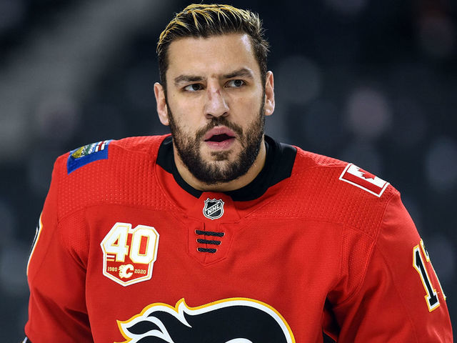 CALGARY, AB - MARCH 04: Calgary Flames Left Wing Milan Lucic (17) warms up before an NHL game where the Calgary Flames hosted the Columbus Blue Jackets on March 4, 2020, at the Scotiabank Saddledome in Calgary, AB.