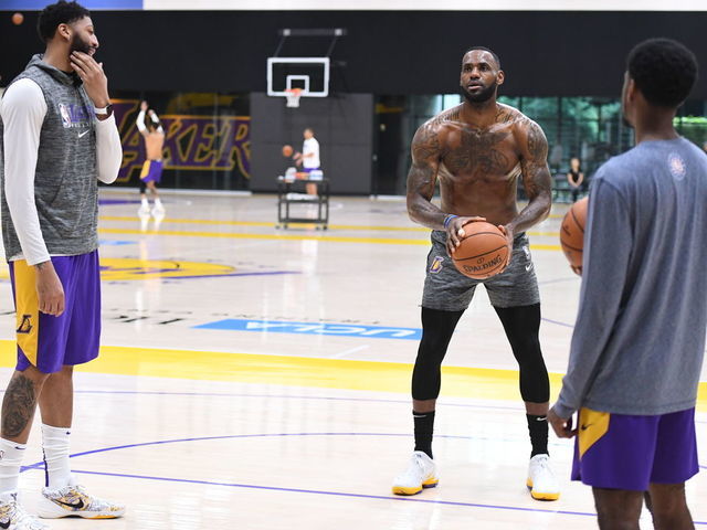 EL SEGUNDO, CA - DECEMBER 21: LeBron James #23 of the Los Angeles Lakers shoots the ball during all access practice on December 21, 2019 at UCLA Health Training Center in El Segundo, California. NOTE TO USER: User expressly acknowledges and agrees that, by downloading and/or using this Photograph, user is consenting to the terms and conditions of the Getty Images License Agreement. Mandatory Copyright Notice: Copyright 2019 NBAE