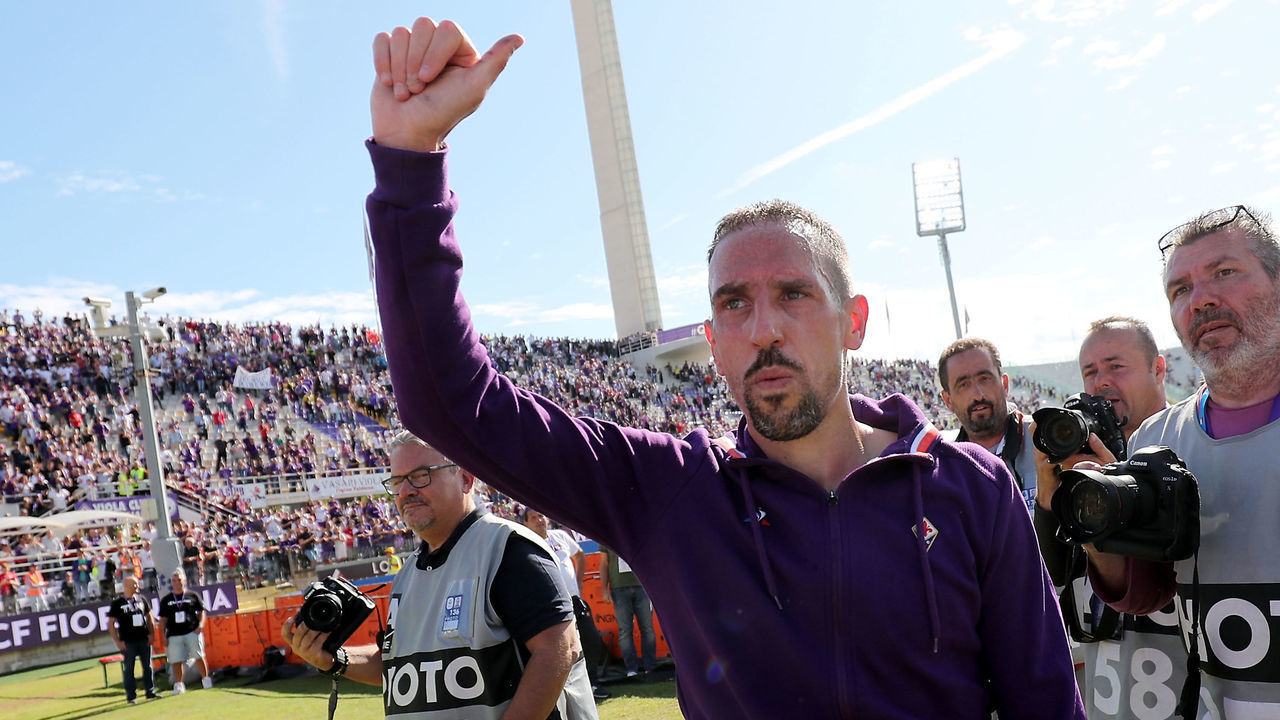 FLORENCE, ITALY - OCTOBER 06: Frank Ribery of ACF Fiorentina celebrates the victory after the Serie A match between ACF Fiorentina and Udinese Calcio at Stadio Artemio Franchi on October 6, 2019 in Florence, Italy.