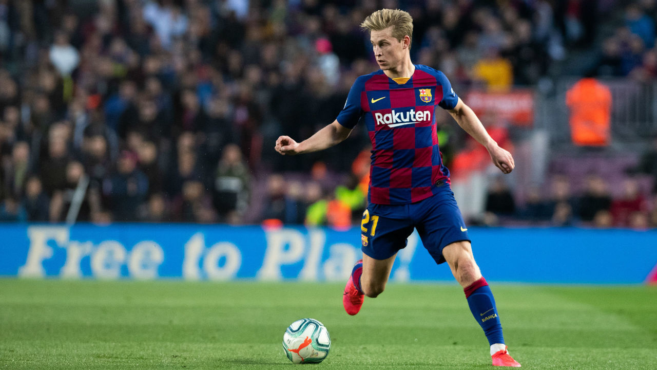 BARCELONA, SPAIN - MARCH 07: Frenkie de Jong of FC Barcelona in action during the Spanish League, La Liga, football match played between FC Barcelona and Real Sociedad at Camp Nou stadium on March 07, 2020 in Barcelona, Spain.