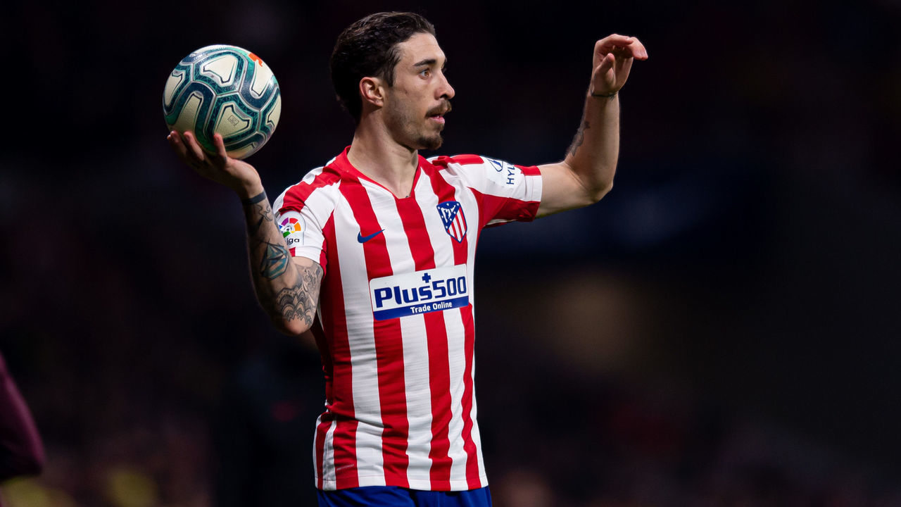 MADRID, SPAIN - FEBRUARY 23: (BILD ZEITUNG OUT) Sime Vrsaljko of Atletico de Madrid controls the ball during the Liga match between Club Atletico de Madrid and Villarreal CF at Wanda Metropolitano on February 23, 2020 in Madrid, Spain.