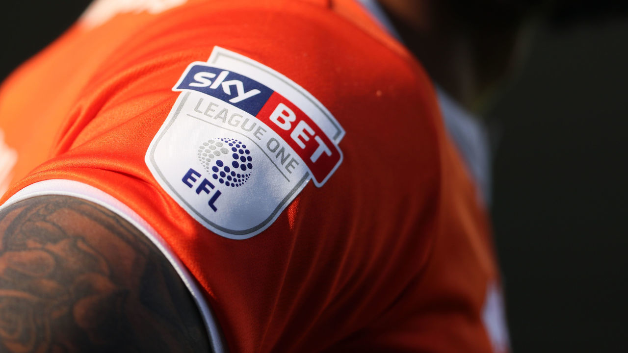 PLYMOUTH, ENGLAND - OCTOBER 14: SkyBet League One EFL Logo on the Sleeve of a Shrewsbury Town player during the Sky Bet League One match between Plymouth Argyle and Shrewsbury Town at Home Park on October 14, 2017 in Plymouth, England. (Photo by Matthew Ashton - AMA/Getty Images