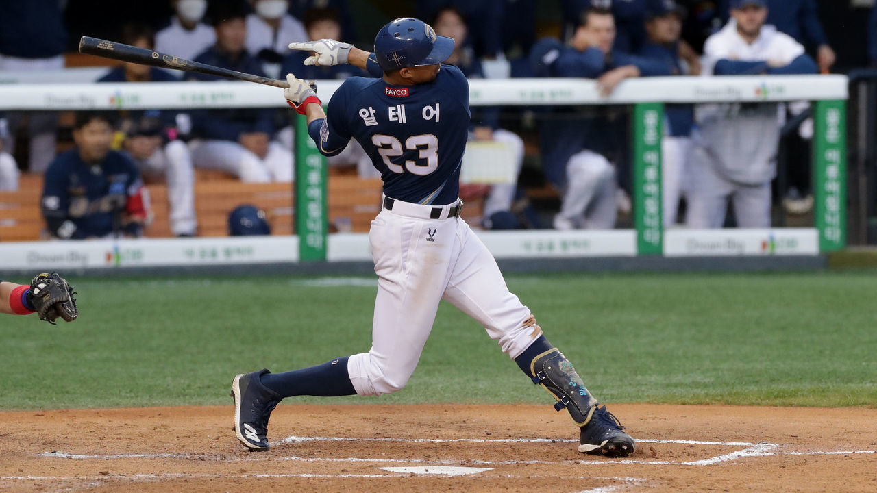 SEOUL, SOUTH KOREA - MAY 20: Outfilder Altherr Aaron #23 of NC Dinos bats in the top of the third inning during the KBO League game between NC Dinos and Doosan Bears at the Jamsil Baseball Stadium on May 20, 2020 in Seoul, South Korea.