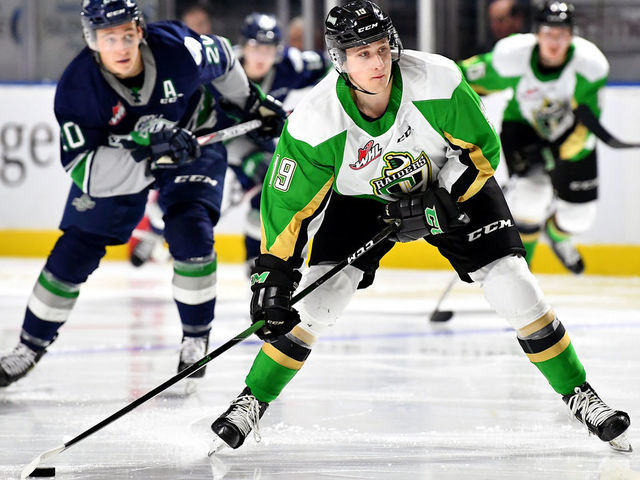 KENT, WASHINGTON - OCTOBER 22: Ozzy Wiesblatt #19 of the Prince Albert Raiders looks for an opening during the second period of the game against the Seattle Thunderbirds at accesso ShoWare Center on October 22, 2019 in Kent, Washington. The Seattle Thunderbirds top the Prince Albert Raiders 3-1.
