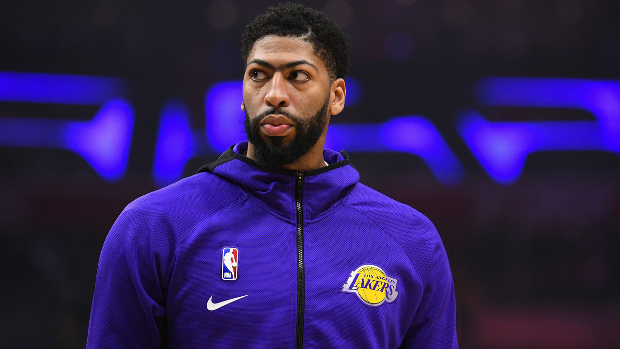 LOS ANGELES, CA - MARCH 08: Los Angeles Lakers Forward Anthony Davis (3) looks on before a NBA game between the Los Angeles Lakers and the Los Angeles Clippers on March 8, 2020 at STAPLES Center in Los Angeles, CA.