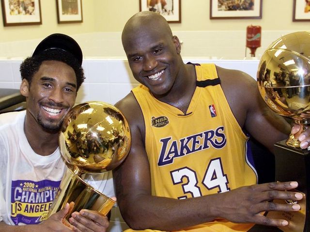 Kobe s 2000 Lakers championship ring sells for record 927K theScore