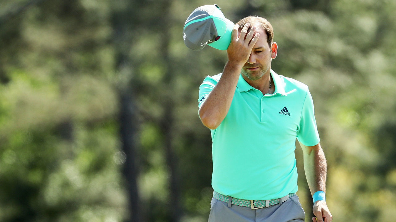 AUGUSTA, GA - APRIL 05: Sergio Garcia of Spain tips his cap on the 18th green during the first round of the 2018 Masters Tournament at Augusta National Golf Club on April 5, 2018 in Augusta, Georgia.