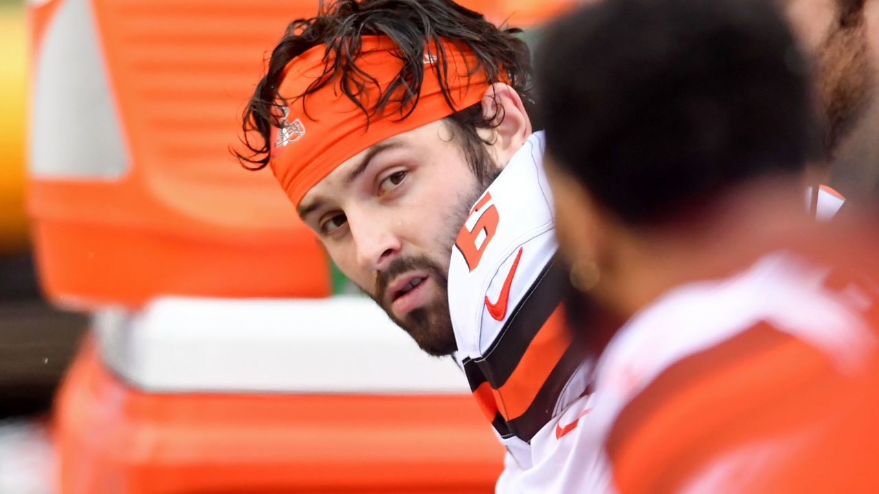 CINCINNATI, OH - DECEMBER 29, 2019: Quarterback Baker Mayfield #6 of the Cleveland Browns looks down the bench to talk to wide receiver Odell Beckham Jr. #13 in the second quarter of a game against the Cincinnati Bengals on December 29, 2019 at Paul Brown Stadium in Cincinnati, Ohio. Cincinnati won 33-23. (Photo by: 2019 Nick Cammett/Diamond Images via Getty Images)