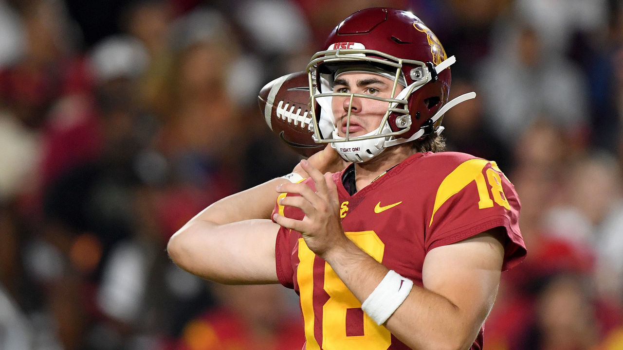 LOS ANGELES, CALIFORNIA - AUGUST 31: JT Daniels #18 of the USC Trojans passes during the game against the Fresno State Bulldogs at Los Angeles Memorial Coliseum on August 31, 2019 in Los Angeles, California.