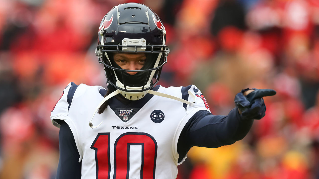 KANSAS CITY, MO - JANUARY 12: Houston Texans wide receiver DeAndre Hopkins (10) points to teammates before an NFL Divisional round playoff game between the Houston Texans and Kansas City Chiefs on January 12, 2020 at Arrowhead Stadium in Kansas City, MO.