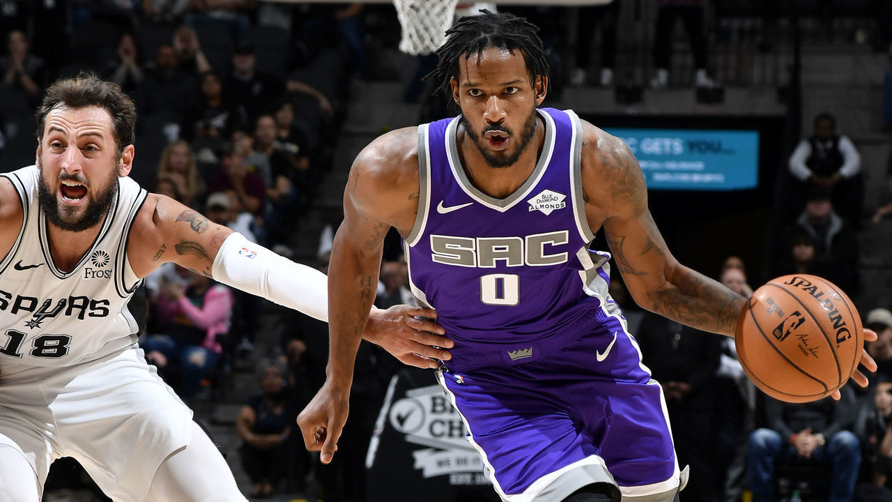 SAN ANTONIO, TX - DECEMBER 6: Trevor Ariza #0 of the Sacramento Kings handles the ball against the San Antonio Spurs on December 6, 2019 at the AT&T Center in San Antonio, Texas. Mandatory Copyright Notice: Copyright 2019 NBAE (Photos by Logan Riely/NBAE via Getty Images)
