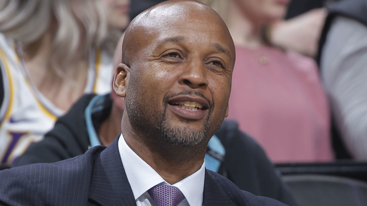 SACRAMENTO, CA - NOVEMBER 10: Associate head coach Brian Shaw of the Los Angeles Lakers looks on during the game against the Sacramento Kings on November 10, 2018 at Golden 1 Center in Sacramento, California. NOTE TO USER: User expressly acknowledges and agrees that, by downloading and or using this photograph, User is consenting to the terms and conditions of the Getty Images Agreement. Mandatory Copyright Notice: Copyright 2018 NBAE