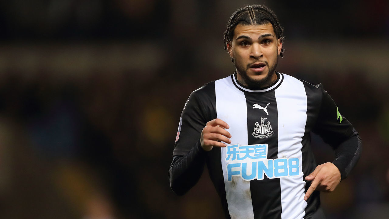 OXFORD, ENGLAND - FEBRUARY 04: DeAndre Yedlin of Newcastle United during the FA Cup Fourth Round Replay match between Oxford United and Newcastle United at Kassam Stadium on February 4, 2020 in Oxford, England.
