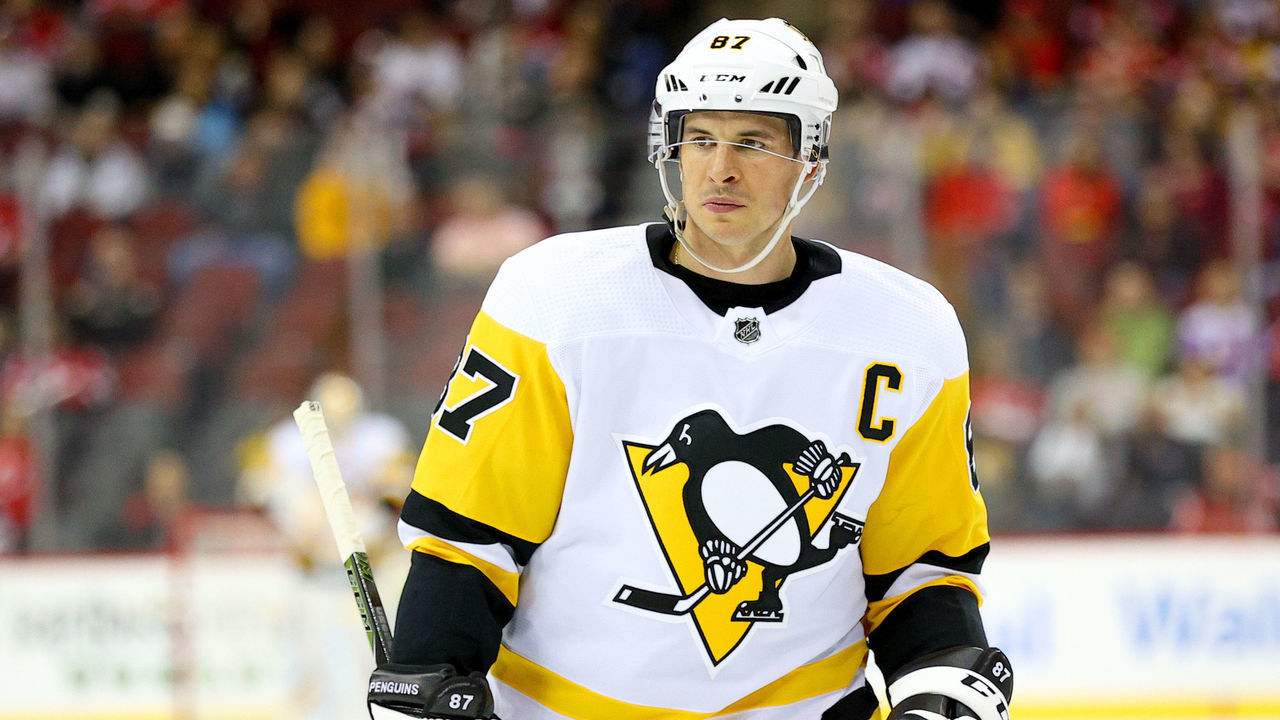 NEWARK, NJ - MARCH 10: Pittsburgh Penguins center Sidney Crosby (87) skates during the National Hockey League game between the New Jersey Devils and the Pittsburgh Penguins on March 10, 2020 at the Prudential Center in Newark, NJ.