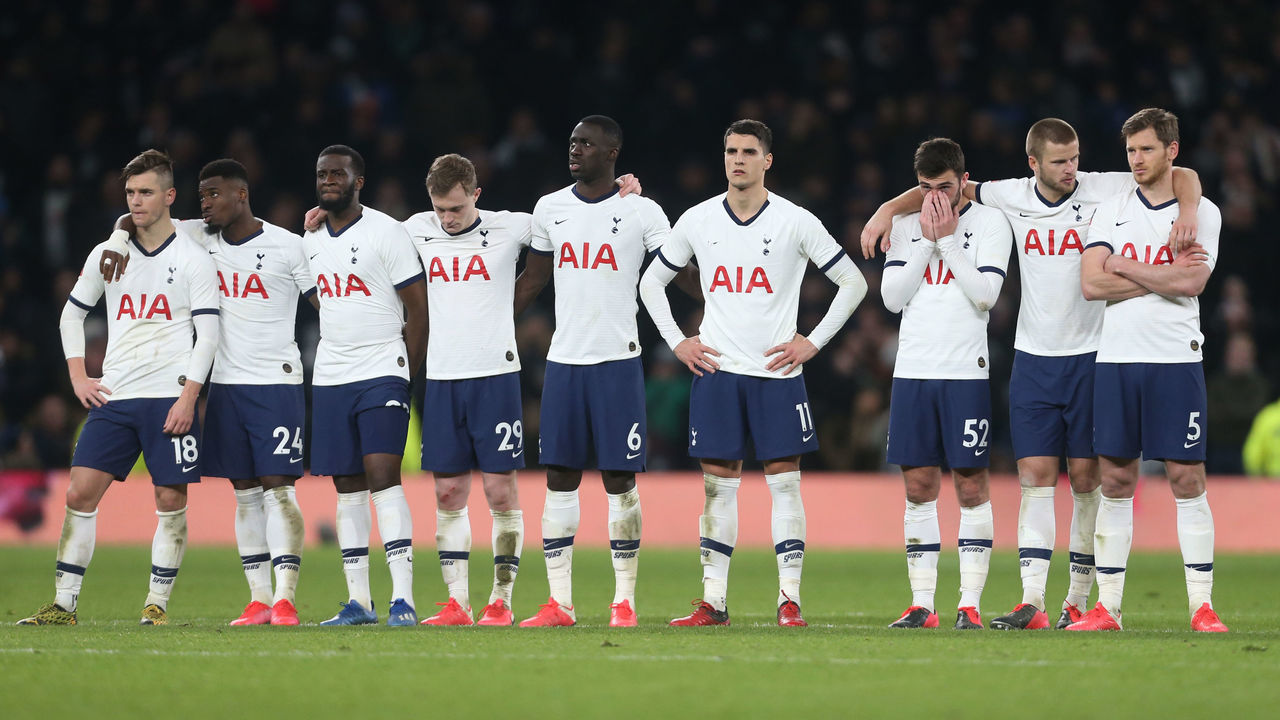 LONDON, ENGLAND - MARCH 04: Dejected looking Tottenham players during the penalty shoot-out after Troy Parrott (third from right) had missed his penalty during the FA Cup Fifth Round match between Tottenham Hotspur and Norwich City at Tottenham Hotspur Stadium on March 4, 2020 in London, England.