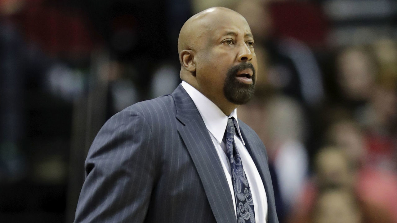 HOUSTON, TX - DECEMBER 30: Assistant Coach Mike Woodson of the LA Clippers assumes head coaching duties in the first half Houston Rockets at Toyota Center on December 30, 2016 in Houston, Texas.