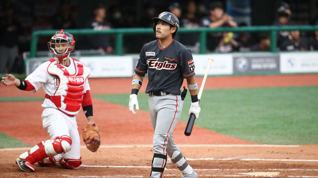 INCHEON, SOUTH KOREA - MAY 29: Outfielder Lee Yong-Kyu #19 of Hanwha Eagles reacts in the top of third inning during the KBO League game between Hanwha Eagles and SK Wyverns at the Incheon SK Happy Dream Park on May 29, 2020 in Incheon, South Korea.