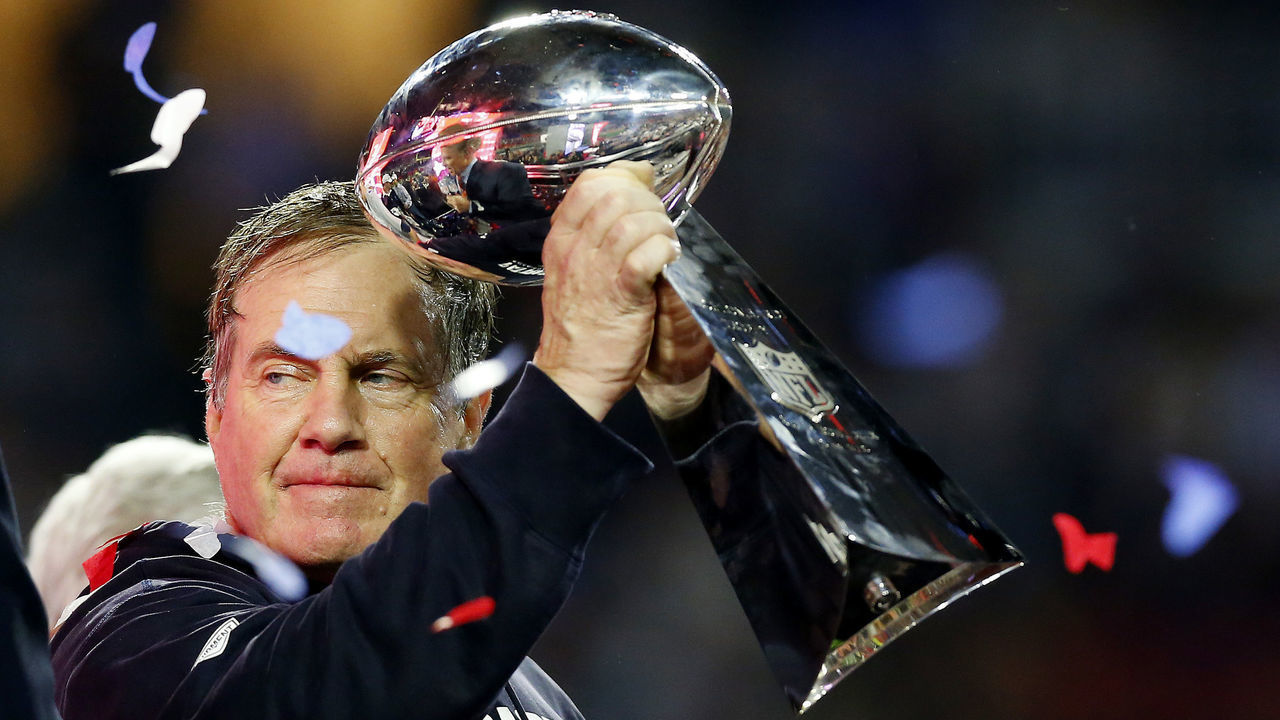 GLENDALE, AZ - FEBRUARY 01: Head coach Bill Belichick of the New England Patriots holds the Vince Lombardi Trophyafter defeating the Seattle Seahawks 28-24 during Super Bowl XLIX at University of Phoenix Stadium on February 1, 2015 in Glendale, Arizona.
