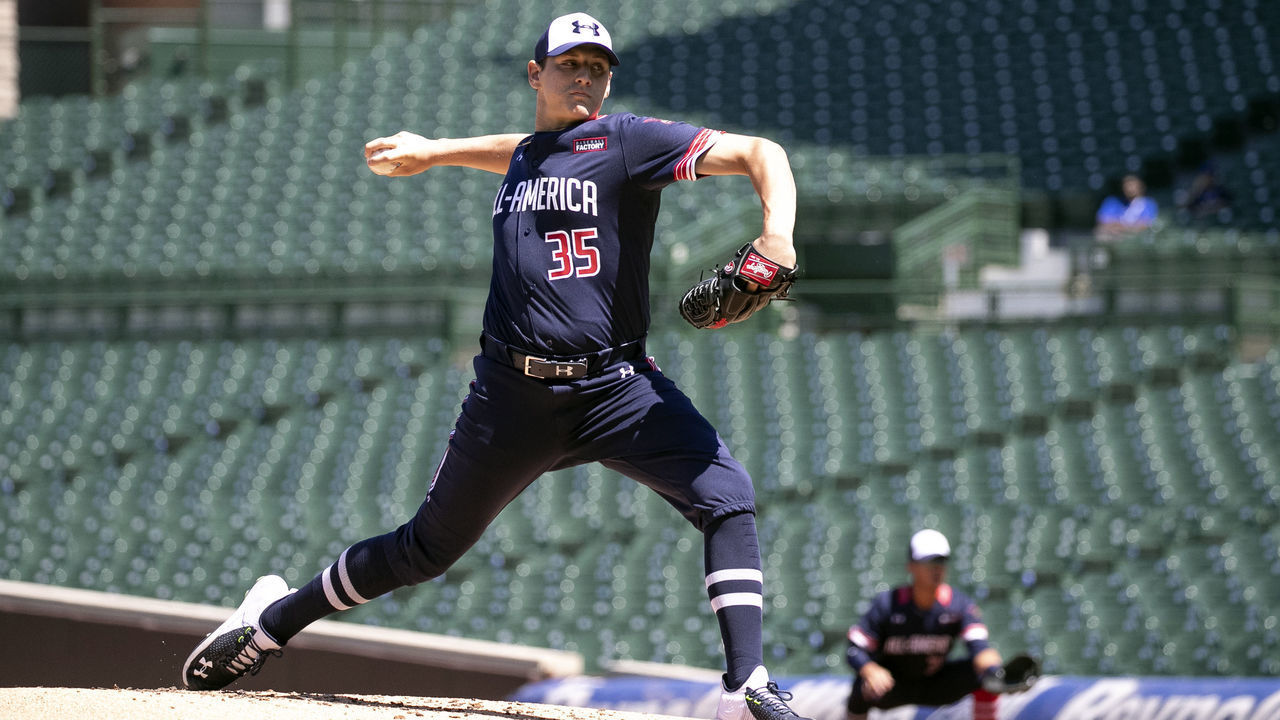 CHICAGO, IL - JULY 22: Jared Kelley #35 pitches during the Under Armour All-American Game at the Wrigley Field on July 22, 2019 in Chicago, Illinois.
