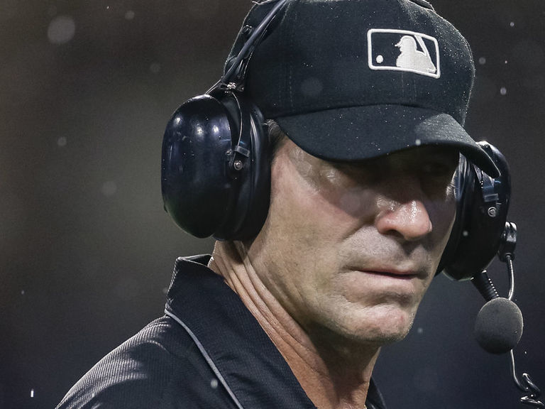 Umpire Angel Hernandez seeks 'sensitive' documents in MLB discrimination  suit