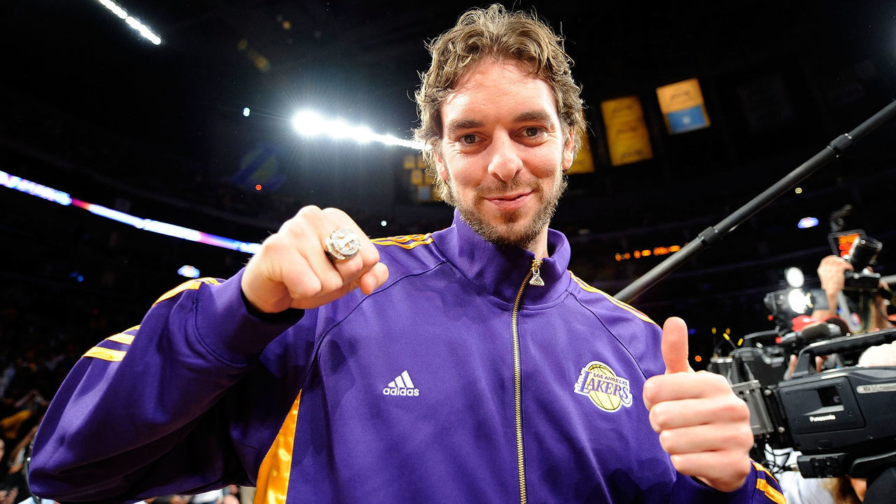 LOS ANGELES, CA - OCTOBER 27: Pau Gasol #16 of the Los Angeles Lakers smiles after receiving his championship ring before the season opening game against the Los Angeles Clippers at Staples Center on October 27, 2009 in Los Angeles, California. Mandatory Copyright Notice: Copyright 2009 NBAE