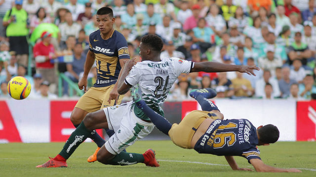 TORREON, MEXICO - APRIL 22: Djaniny Tavares of Santos kicks the ball during the 16th round match between Santos Laguna and Pumas UNAM as part of the Torneo Clausura 2018 Liga MX at Corona Stadium on April 22, 2018 in Torreon, Mexico.